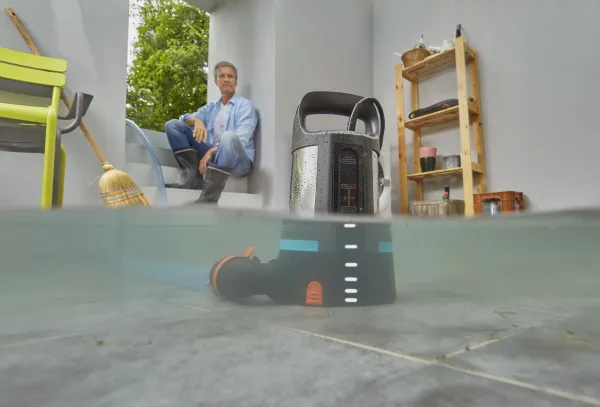 Gardena Aquasensor 11000 — clean water submersible pump